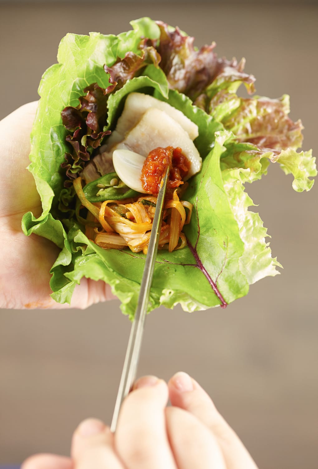 Korean BBQ Ssam Guide 2026: Lettuce, Perilla, Ssamjang, Garlic