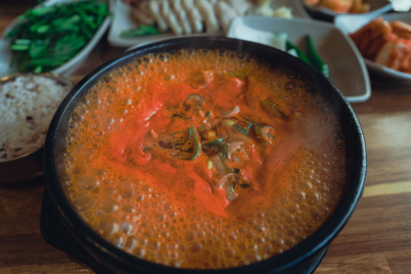 Korean Cookware Starter Guide 2026: Ttukbaegi, Ramen Pots, Grill Pans, and Kitchen Scissors