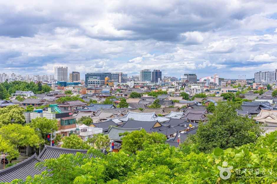 Jeonju Day Trip from Seoul 2026: Hanok Village, Bibimbap, Nambu Market, and KTX