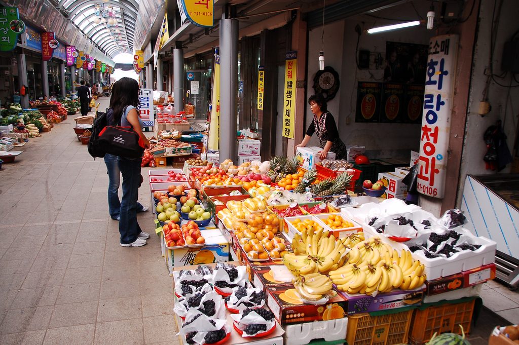Why Is Fruit So Expensive in Korea? The Country That Has Never Imported an Apple, and How to Buy Fruit Anyway