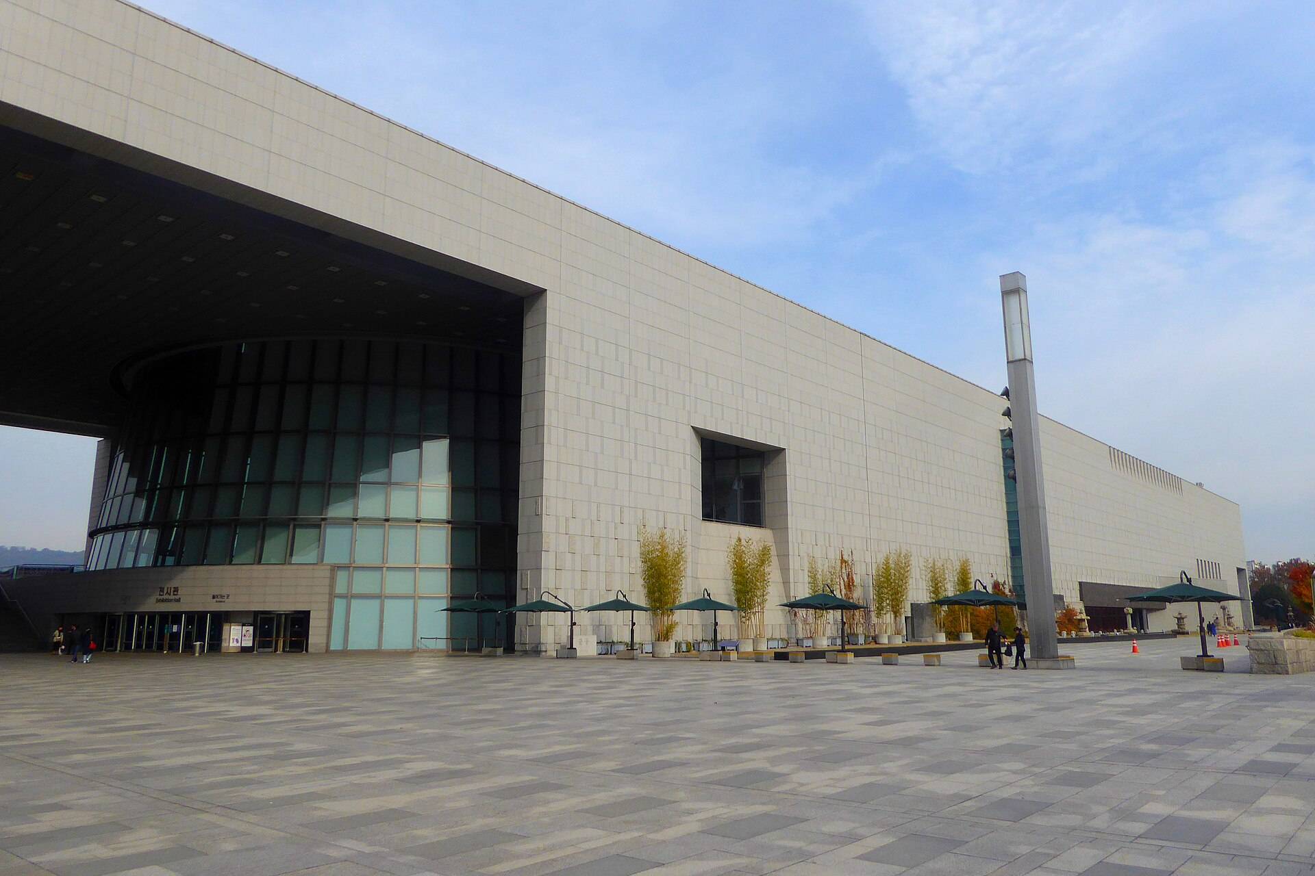National Museum of Korea Crowds 2026: 17,000 Visitors a Day Against a 15,000 Limit — Free Entry, the One Chuseok Closure, and When Seoul's Busiest Museum Is Quiet
