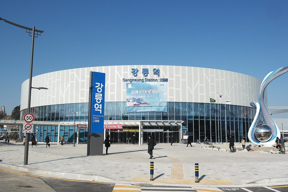 Seoul to Gangneung and Sokcho, Korea: KTX-Eum vs Express Bus After the October Fare Rise, and Why Sokcho Still Has No Train