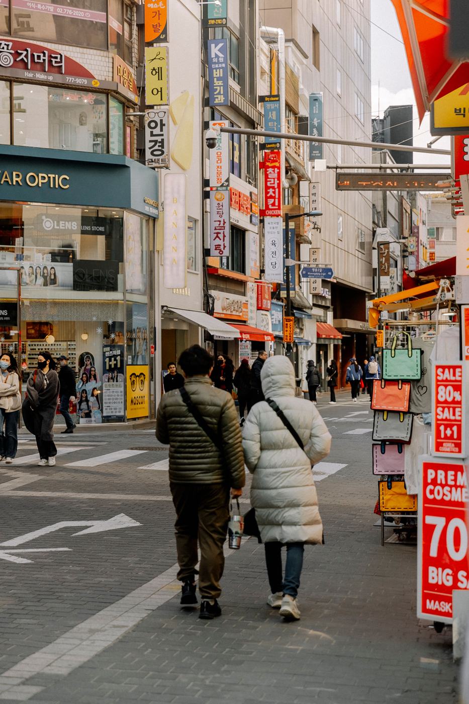 Buying a Long Padded Coat (롱패딩) in Korea, Winter 2026: Real Prices from ₩49,900 to ₩469,000, Duck vs Goose Labels, Tax Refund and When You Actually Need One