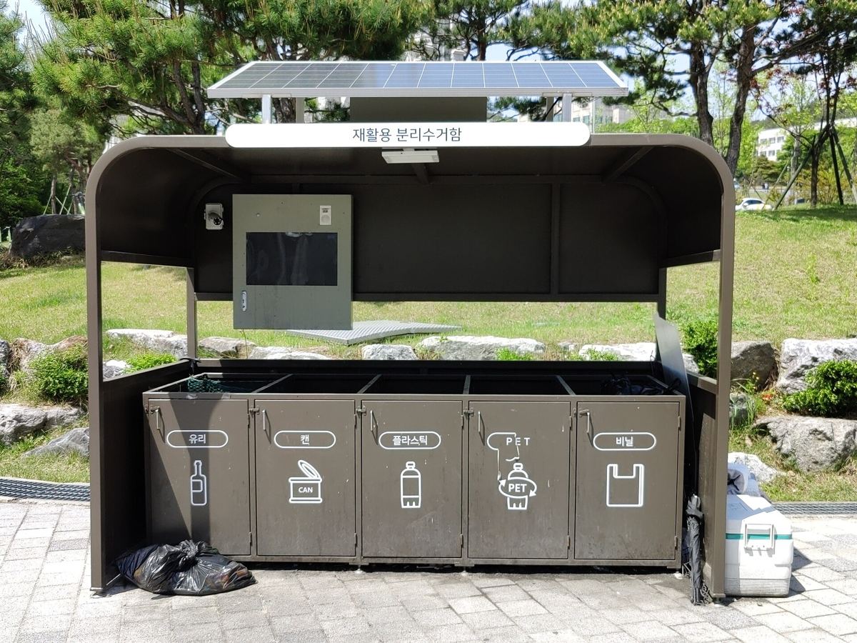 Korea Garbage Bags and Recycling (2026): The ₩490 Bag, Which Nights to Put Rubbish Out in Seoul, and the ₩100,000 Fine